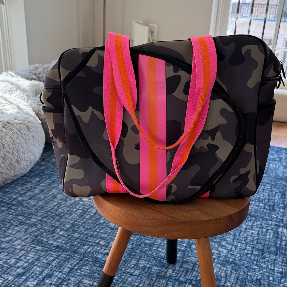Queen of the Court Camouflage Pickleball Bag with Pink and Orange handles - Picture 3 of 4